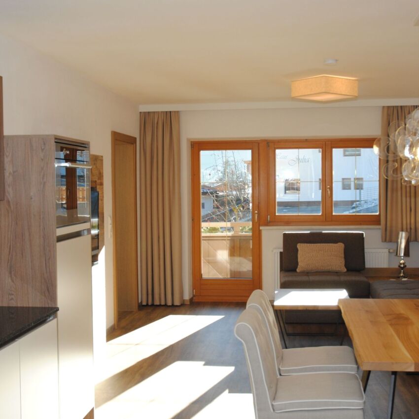 Wohnbereich im Apartment Horberg im Schrofenblick Alpen Resort