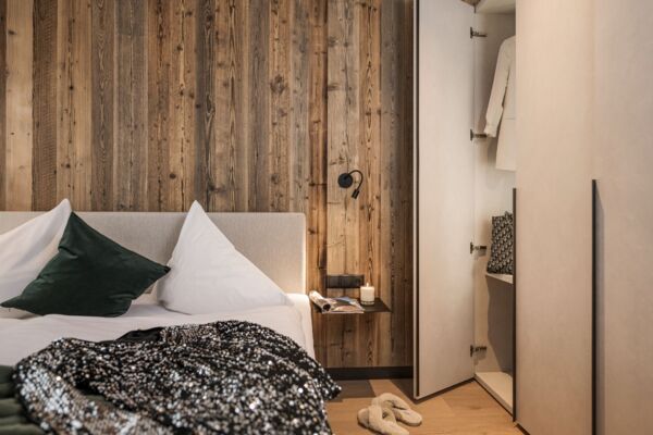 Doppelbett im Apartment Penken im Schrofenblick Alpen Resort