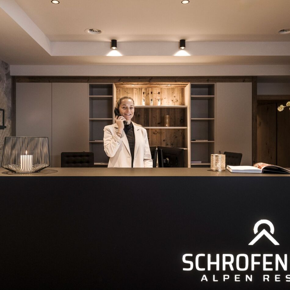 Rezeption im Schrofenblick Alpen Resort in Mayrhofen
